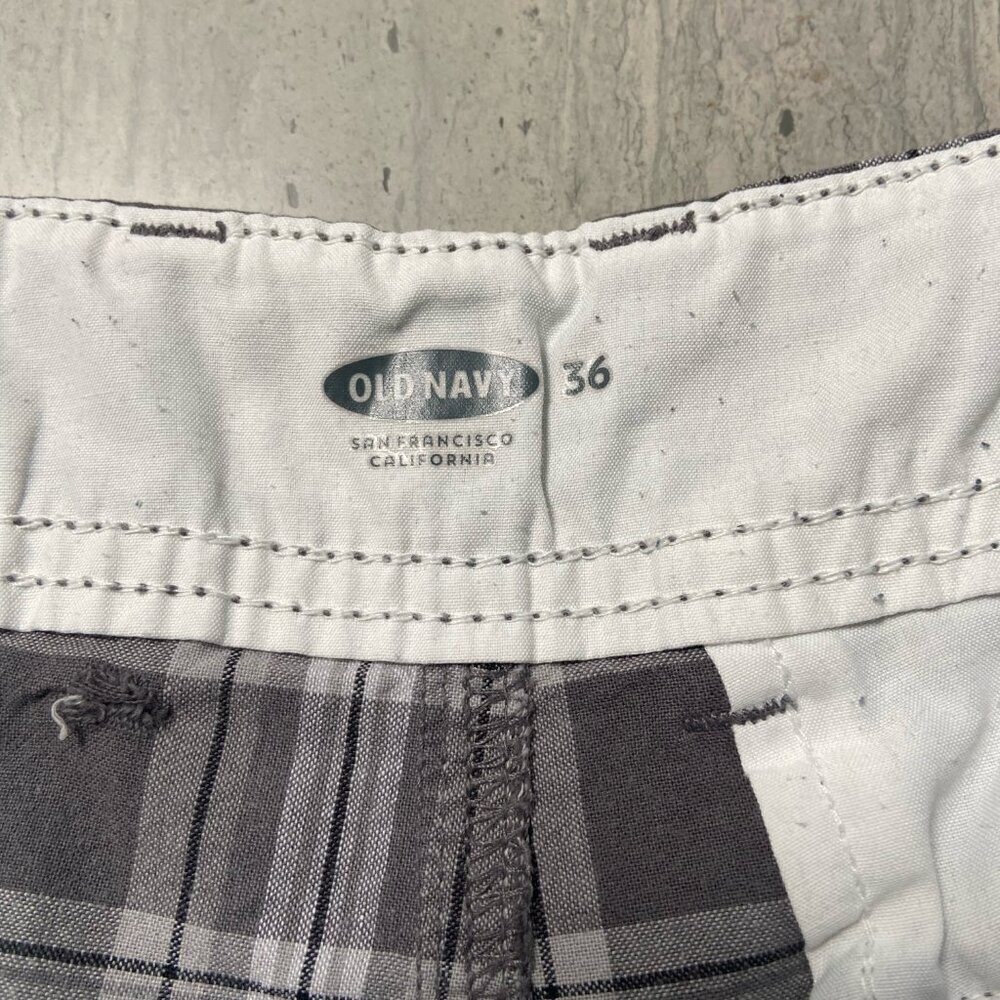 Old Navy Flat Front Cotton Chino Shorts Gray Plaid Men's Size 36 - Picture 2 of 6